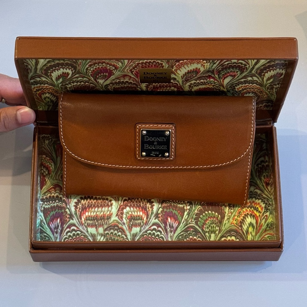 Dooney & Bourke